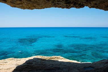 Ayia Napa, Akdeniz kıyısında, Kıbrıs deniz mağaraları