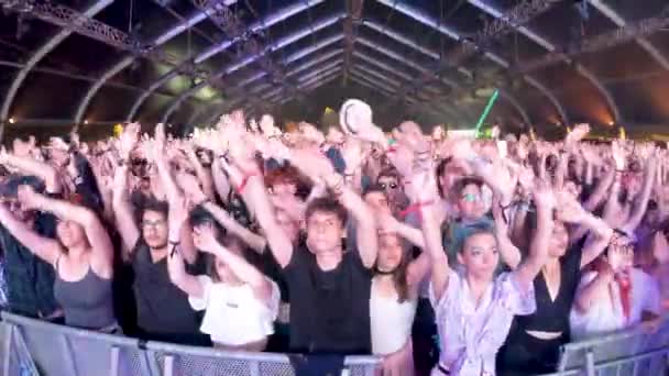 Bontida Romania July 2019 Crowd People Partying Clubbing Sofi Tukker — Stock Video