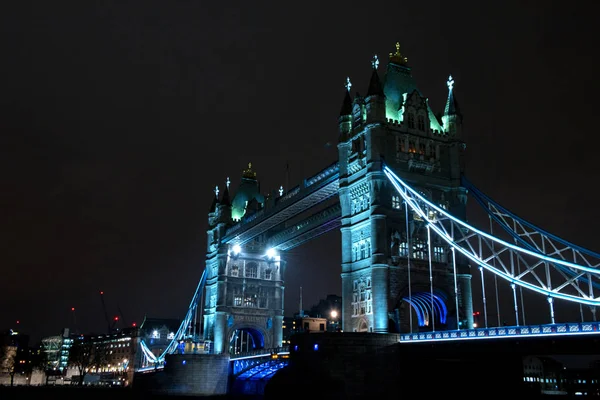 Tower bridge éjjel — Stock Fotó