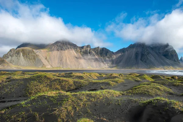 Stokksnes'teki Vestrahorn Dağı, İzlanda — Stok fotoğraf