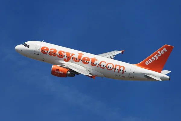 Easyjet スイス エアバス A319 銀行 — ストック写真