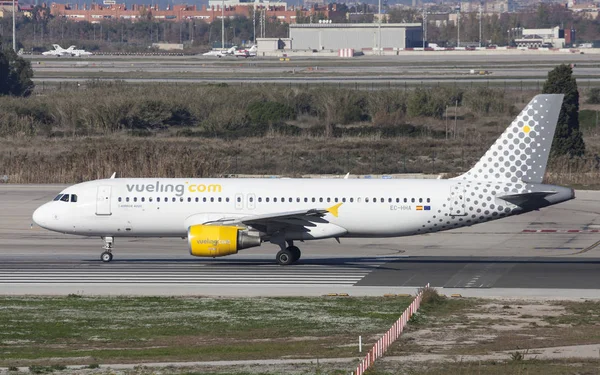 Airbus A320 de Vueling en rodaje — Foto de Stock