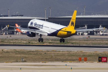 Monarch Hava Yolları'nın Airbus A321 