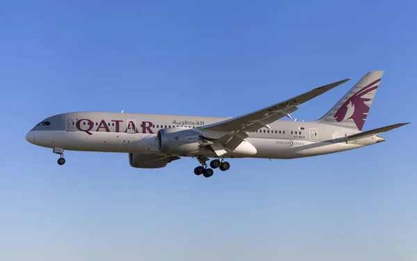 Qatar Airways Boeing 787-8 Dreamliner — Foto de Stock