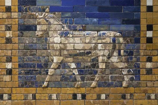 Mosaico de un Auroch en la Puerta de Ishtar —  Fotos de Stock