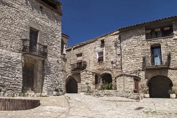 Mittelalterliches Dorf von montfalco murallat — Stockfoto