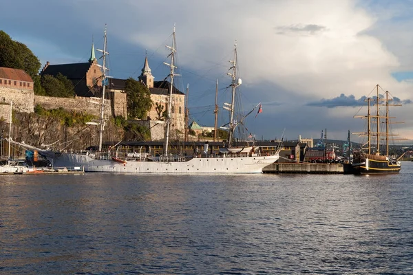 アーケシュフース要塞や旧港 — ストック写真