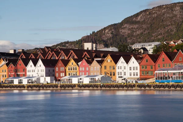 De historische wijk van Bryggen in Bergen — Stockfoto
