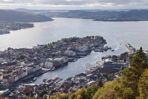 Bergen e il Byfjorden — Foto Stock