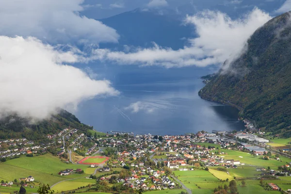 Vik und der sognefjord — Stockfoto