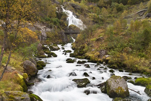 Nehir Briksdalselva — Stok fotoğraf