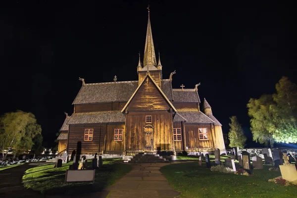 Lom Stave Igreja à noite — Fotografia de Stock