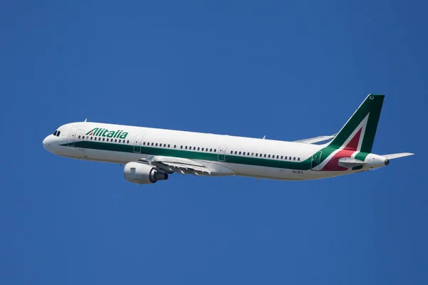 Alitalia Airbus A321 Banca — Foto de Stock