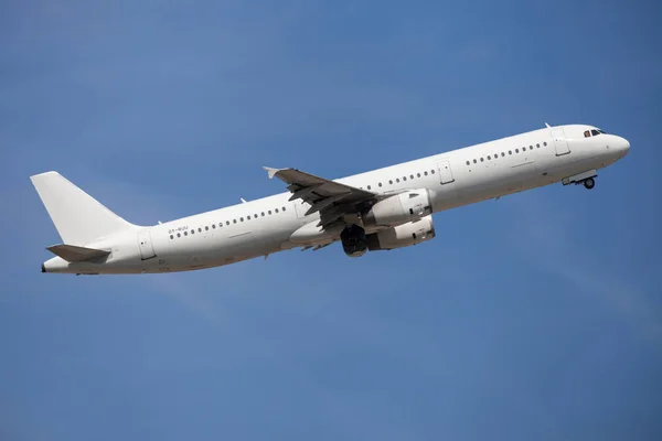 Transporte aéreo danés Airbus A321 sin librea — Foto de Stock