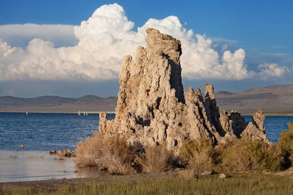 Tufa Formatie Aan Kust Van Mono Lake Mono County Californië — Stockfoto