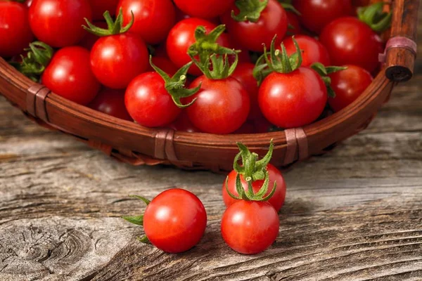 Close Fresh Ripe Cherry Tomatoes Wood — Stock Photo, Image