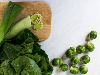 pırasa ve Brüksel lahanası, salata