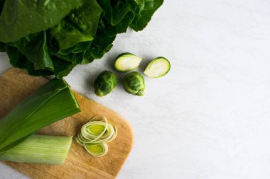 pırasa ve Brüksel lahanası, salata