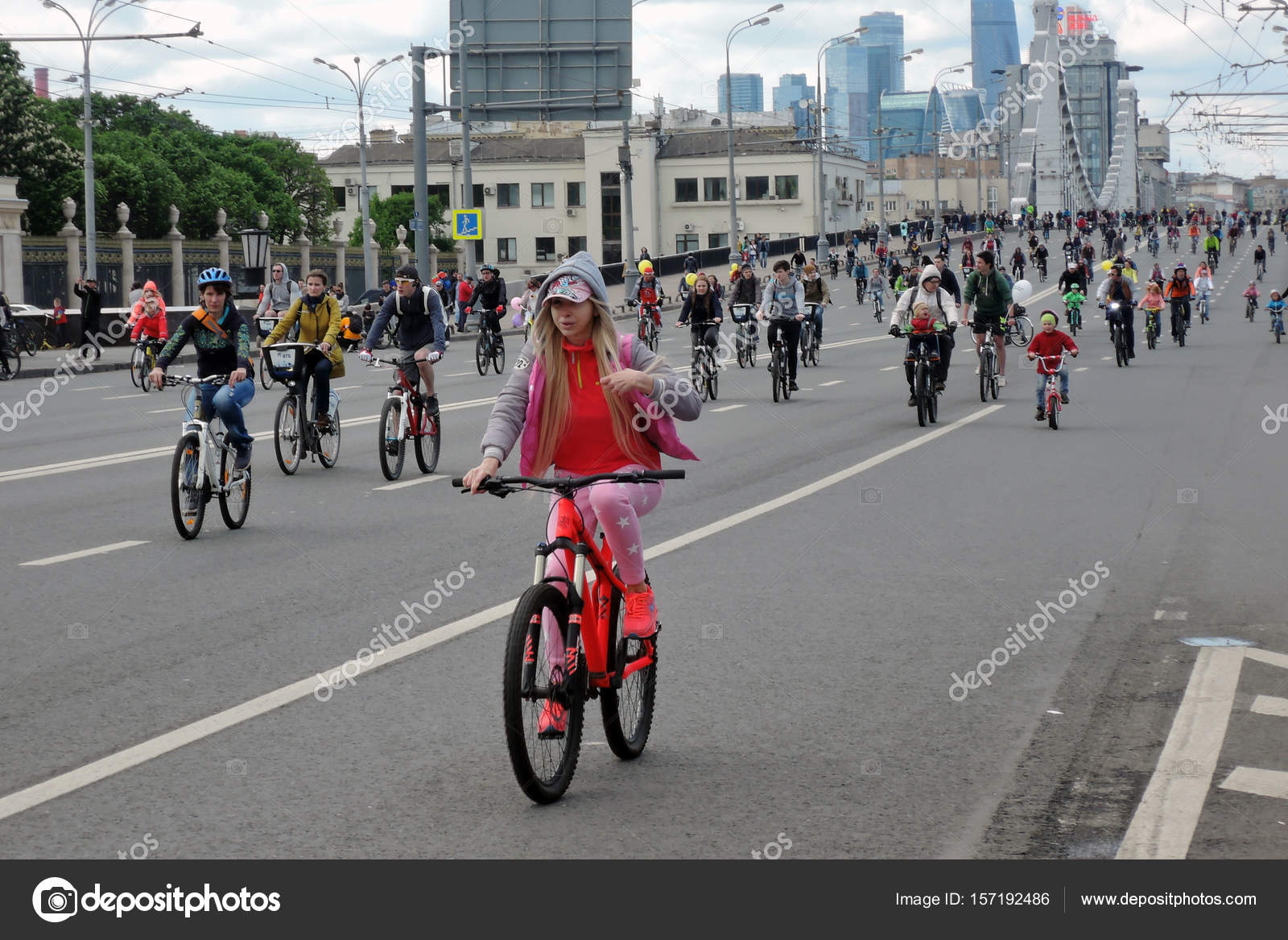 How many people in Moscow 91 How many people in Moscow 16