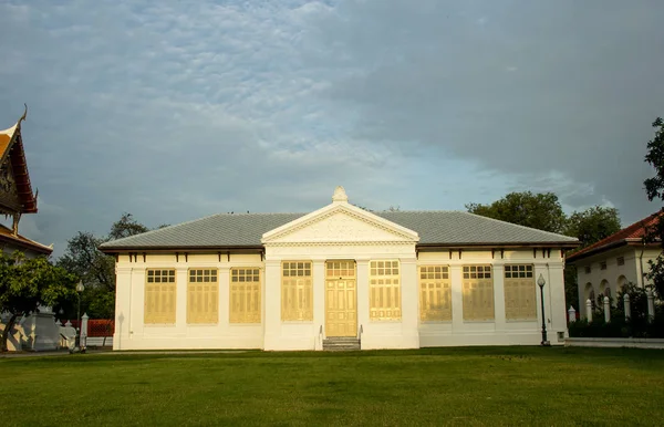 Wat Benchamabophit Dusitwanaram, Mermer Tapınak