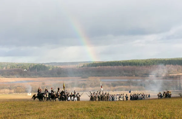 Реконструкция битвы при Березине 29 ноября 1812 года между французской армией Наполеона и русскими войсками под командованием Михаила Кутузова — стоковое фото