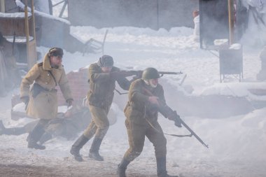 Askerlerin saldırı. Beyaz Rusya gösteri performansları silahlı kuvvetlerinin 100 yıldönümü. 24 Şubat 2018 tarihi ve kültür sitesi 