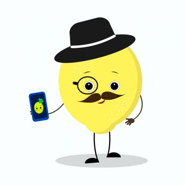 Limon hipster şapkalı ve telefon ile.