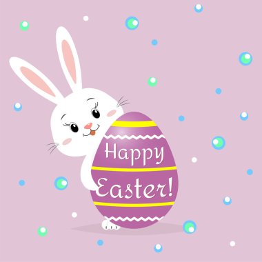 Paskalya tavşanı arkasından mor bir dekoratif yumurta peeps. Paskalya için tebrikler.