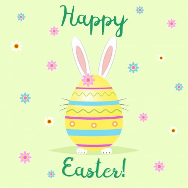 Paskalya tavşanı bir sarı dekoratif yumurta duruyor. Paskalya için tebrikler.