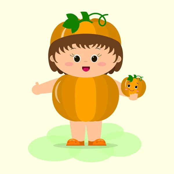 Un niño lindo en traje de calabaza está sosteniendo una verdura en sus manos . — Vector de stock