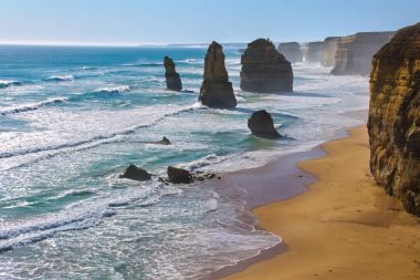 Oniki Havariler plaj ve kayalar Avustralya, Victoria, büyük okyanus yol şeridinin güzel manzara