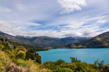 General Carrera gölü ve dağlar güzel manzara, Şili, Patagonya, Güney Amerika