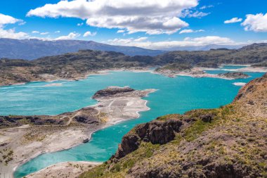 Bertran gölü ve dağları güzel manzara, Şili, Patagonya, Güney Amerika