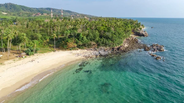 Vista Aérea Del Dron Playa Tropical Desde Arriba Mar Arena —  Fotos de Stock