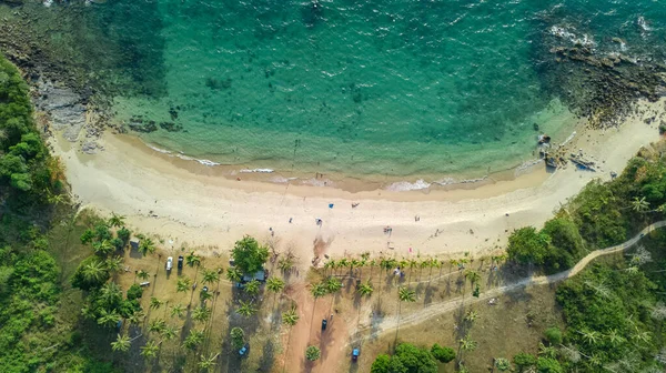 从空中俯瞰泰国热带海滩 沙滩和棕榈树岛海滩景观 — 图库照片