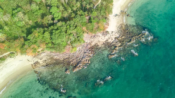 Letecký Bezpilotní Pohled Tropickou Pláž Shora Moře Písek Palmy Ostrov — Stock fotografie