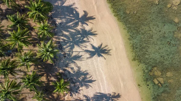 Vista Aérea Del Dron Playa Tropical Desde Arriba Mar Arena — Foto de Stock