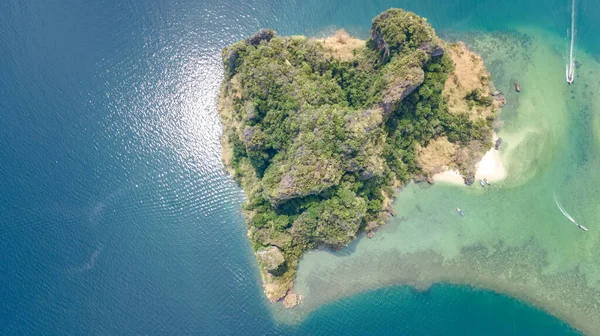 Luchtfoto Drone Uitzicht Tropische Eilanden Stranden Boten Blauwe Heldere Andaman — Stockfoto