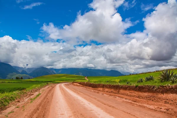 Hermoso Paisaje Camino Grava Campos Prados Montañas Perú América Del — Foto de Stock