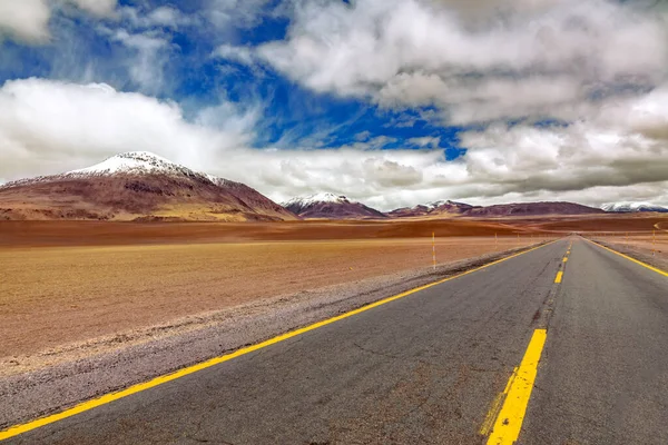 Route Dans Désert Atacama Savane Montagnes Paysage Volcanique Chili Amérique — Photo