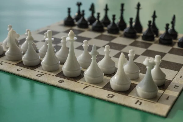 Позиция белых шахмат . — стоковое фото