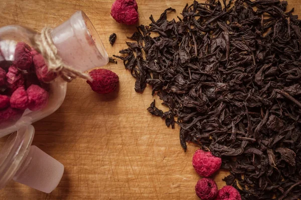 Στον Παλιό Πίνακα Κουζίνας Συλλογή Επιλεγμένο Μαύρο Τσάι Υψηλότερος Βαθμός — Φωτογραφία Αρχείου