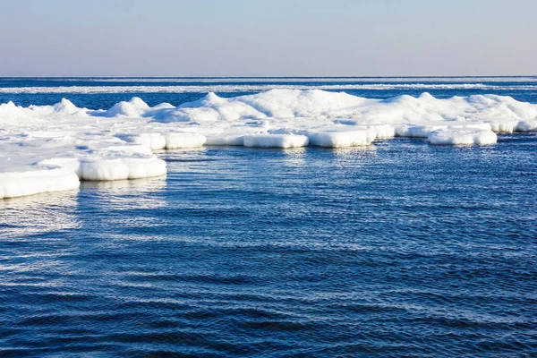 Mer Est Bleu Saturé Latitudes Septentrionales Saison Froide Surface Glace — Photo