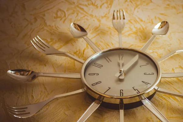 Kitchen Metal Clock Wall Arrows Show Noon Meals Lunch Diet — Stock Photo, Image