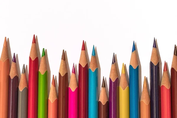 Eine Reihe Von Buntstiften Unterschiedlicher Länge Leuchtende Farben Scharf Geschärfte — Stockfoto