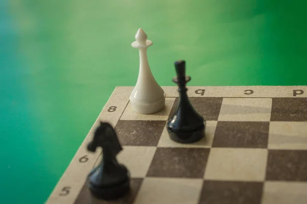 Победа Шахматной Игре Белый Король Отчаянной Ситуации Мертвая Позиция Тупик — стоковое фото