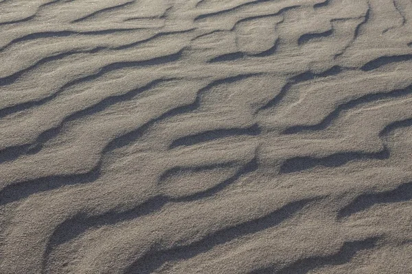 Песчаная Поверхность Дно Сухой Реки Волнистая Структура Боковое Освещение Природный — стоковое фото