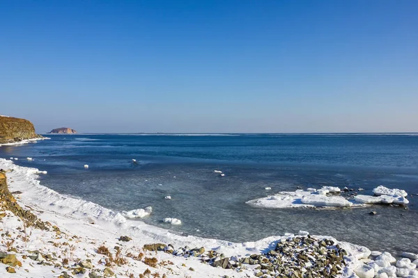 Seelandschaft Horizontlinie Kalte See Pur Blauer Wolkenloser Himmel Die Kalte — Stockfoto