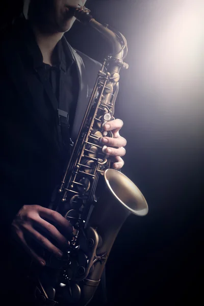 Saxophone player Saxophonist playing sax alto — Stock Photo, Image