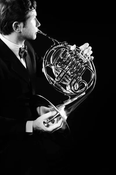 Franse hoorn muziek speler hornist — Stockfoto